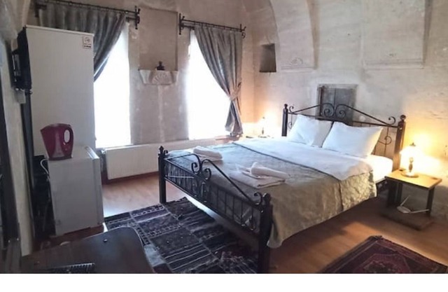 Nomads - Traditional Arch Stone room at the center