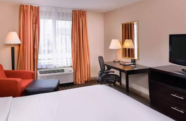 Non-Smoking King Room at Hotel Nova SFO By FairBridge