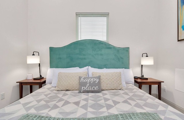 Noon Checkout, Soaking Tub, Sleeps 6