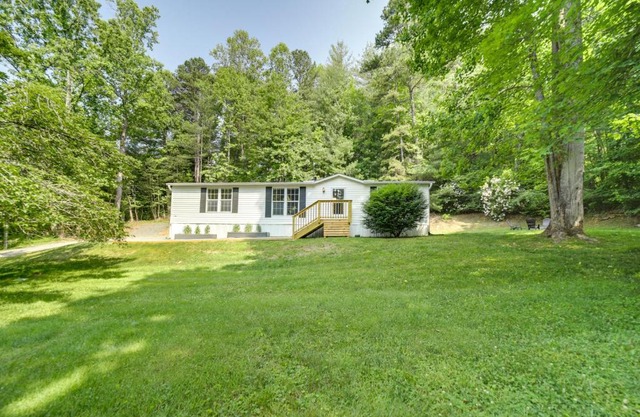 North Carolina Home Near Mountain Biking and Fishing