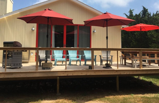 North Fork, Aquebogue. Walking distance to vineyards. Short drive to beaches