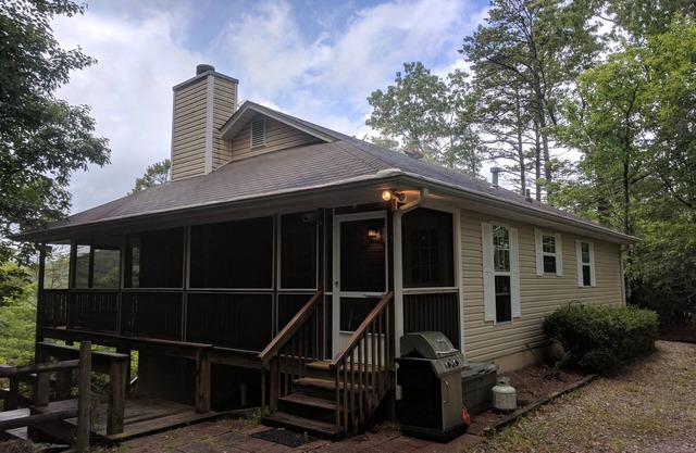 North Georgia Cabin up the hill from Lake Burton