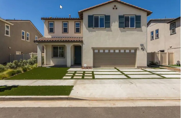 North LA Spacious/Family-Friendly New Home with 5 Bedrooms, 3 Baths, 6 Beds