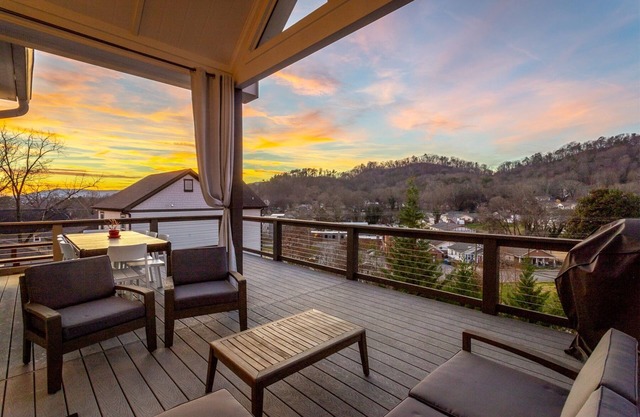 North Shore home available for long term stays! - 30 night minimum | 3 Bed, 2 Bath