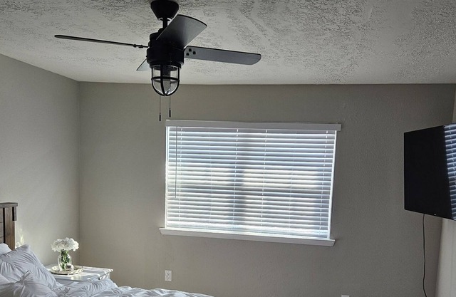 Northeast townhome ready to host you