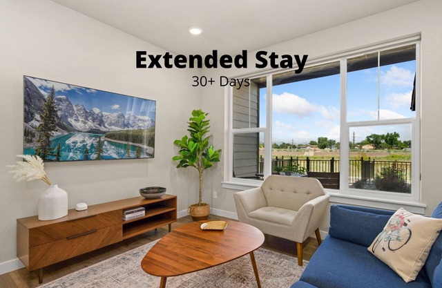 Northfield Hideaway, King Suite, EV, Pet-Friendly