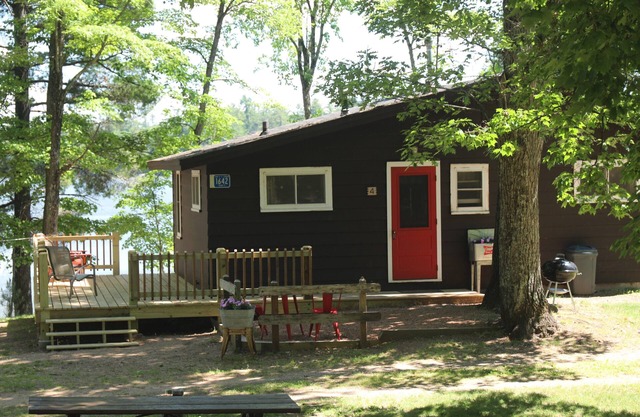 Northland resort vacation Cabin #4 (The Lodge)