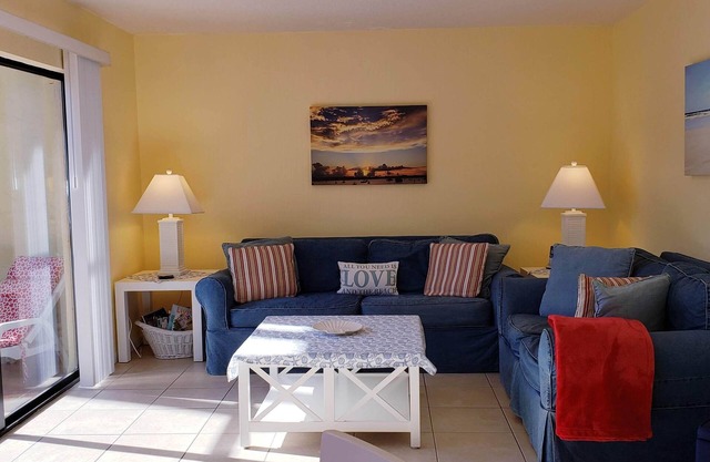 Nt of Lights!6 MIN WALK TO BEACH HEATED POOL & TENNIS 2BR, 2.5BA 5-star Reviews
