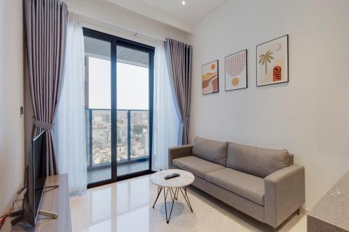 NU MarQ Saigon - Luxury Apartment- beautiful gym pool