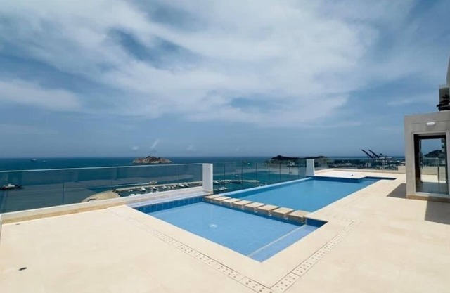 Nuevo Apartaestudio en frente de la marina!