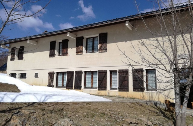 Number 1 apartment for 2 people on the outskirts of La Féclaz. Private parking.