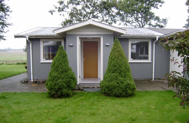 Nykøbing Mors. Pleasant 70m2 wooden cottage situated on 300m2 yard.