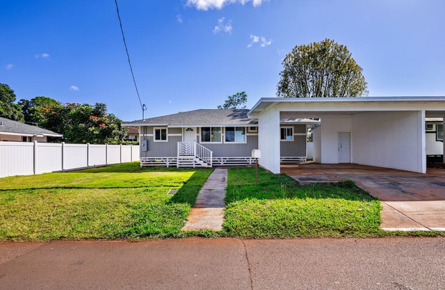 Oahu 4BR - Upto 8, WiFi, AC, Garage + Near Beaches
