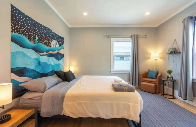 Oak Manor | Stylish 2BR Apartment – Walk to Shops & Dining | Free Parking