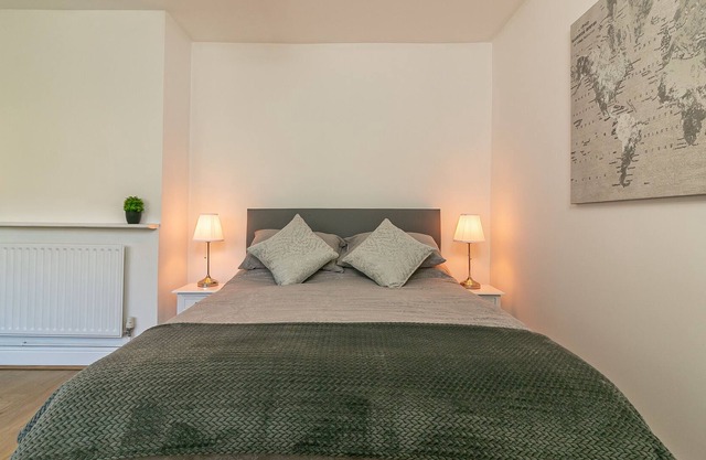 Oak Room - Hillcrest Lodge