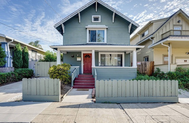 Oakland Group Retreat: Historic Home Near Downtown