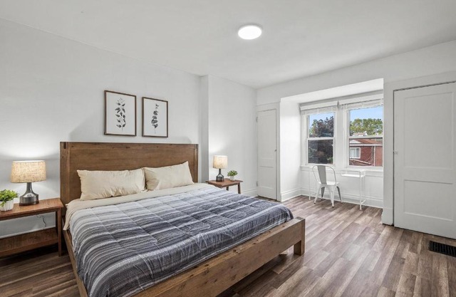 Oakland/University @G Modern and Bright Private Bedroom with Shared Bathroom