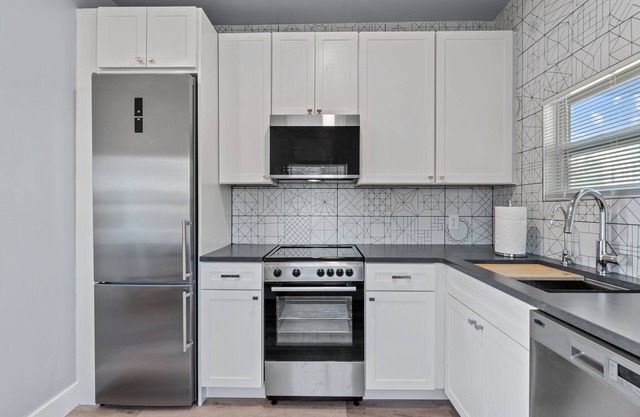 Oasis in the center of it all! - 2 short blocks to the boardwalk and beach!