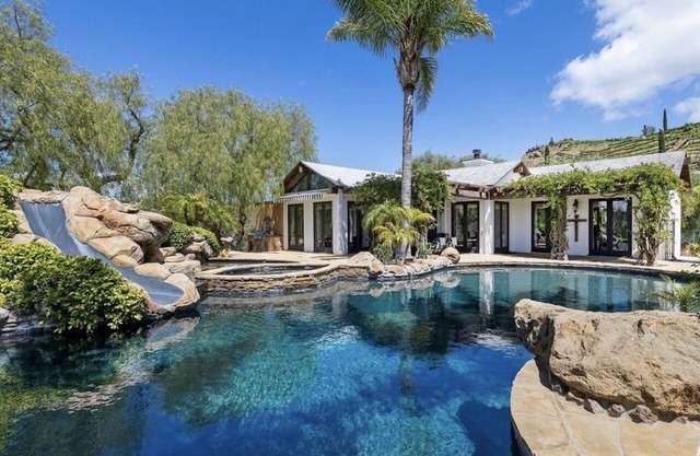 OASIS in the Malibu the Wine Trail with giant ozone pool with spectacular views