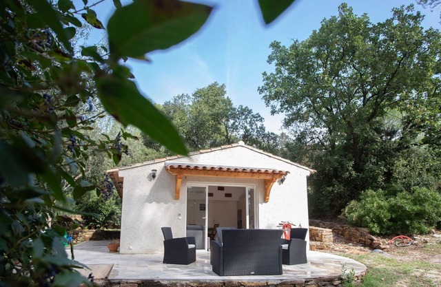 Oasis of calm in the hills and vineyards