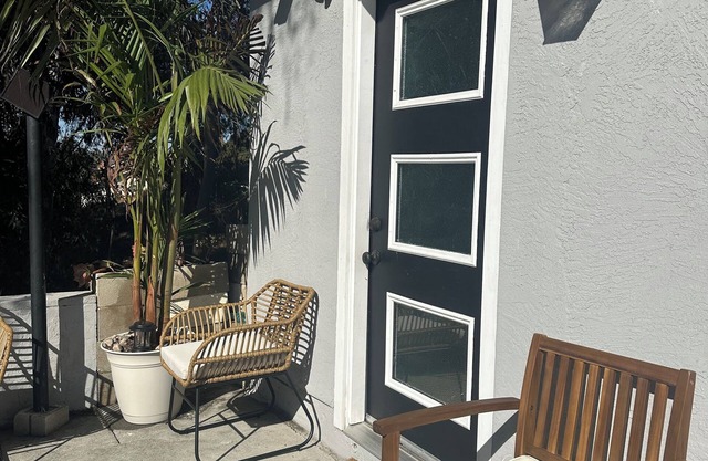 Oasis of Comfort in Chula Vista, peaceful 2 bed1 bath beautiful patio,