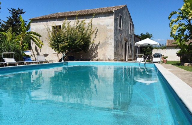 Oasis of peace and relaxation just 3 minutes from the beach.