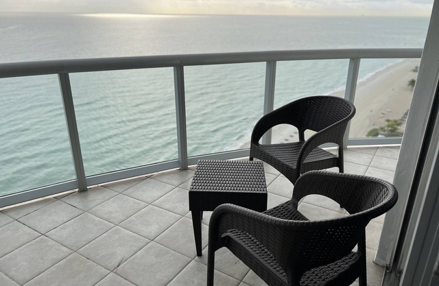 Ocean & City Views. 2 bedrooms 3 bathrooms. Oceanfront Bldg. Sunny Isles Bch, FL