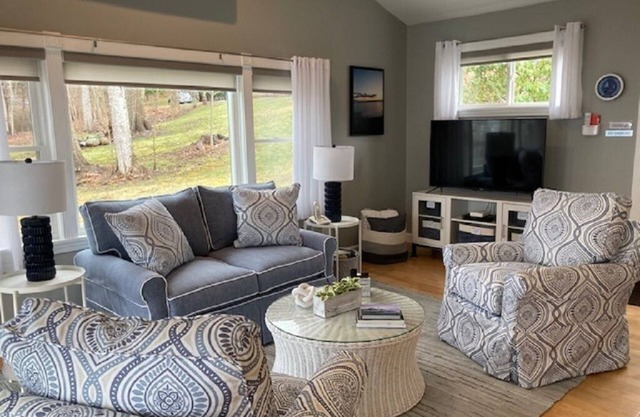 Ocean Cottage - Waterfront Property on Penobscott Bay w/2 Decks & Private Beach