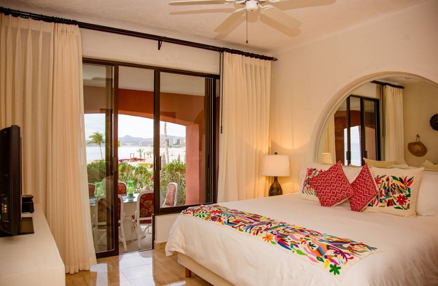 Ocean Front 2 Bedroom Condo w/Resort Pool Access