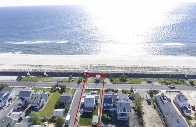 OCEAN FRONT BEACH HOUSEn4 bedroom, 3 Bath