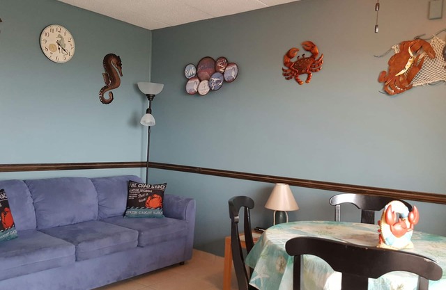 Ocean Front Condo, 2 Rooms Eff -Sleeps 6- Nonsmoking rooms