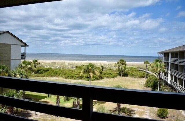 Ocean front! Dolphins, Big Ships, Private Beach, 3 pools