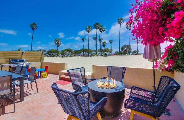 Ocean Front! Exclusive Beachfront Patio + A/C