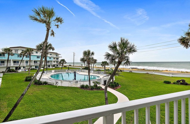 Ocean Front-Large Outdoor Patio-Ocean View Balcony