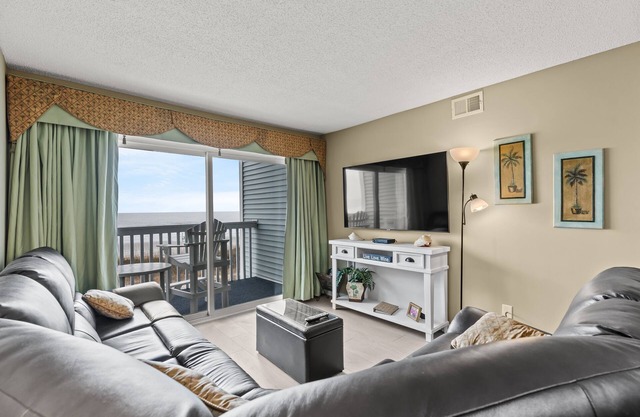 Ocean Garden Villas M2-2BR/2BA Oceanfront Condo in Crescent Beach