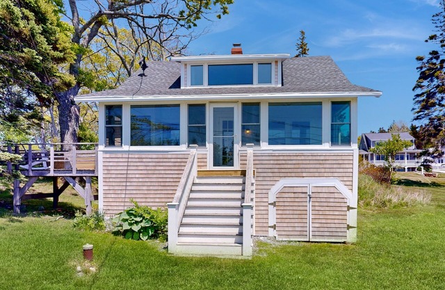 Ocean Point Colony Home w/Sunroom & Sweeping Ocean Views