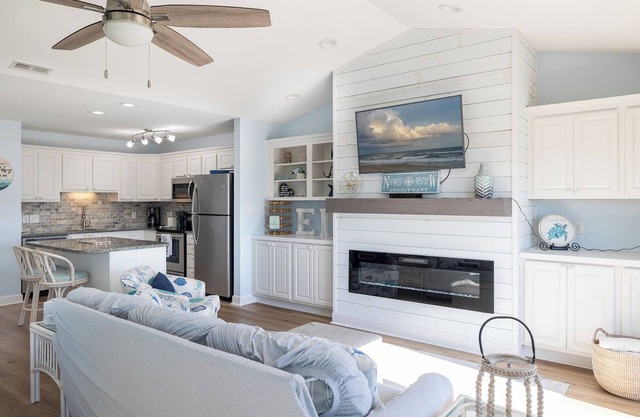 Ocean Reef 17-B2 - Almost Oceanfront 2BR 2BA - Complex Amenities