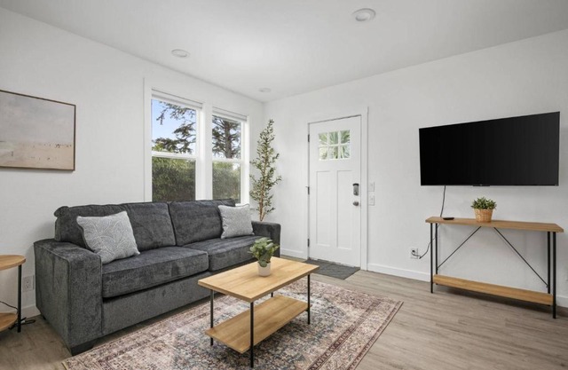 Ocean Rogue Inn Unit 8