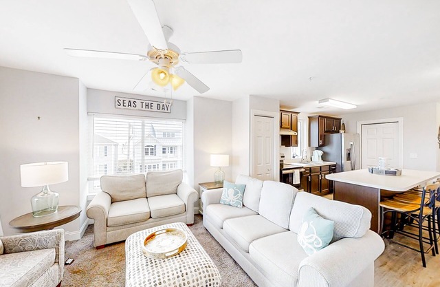 Ocean-view condo near the beach with pool, balcony, central AC & washer/dryer