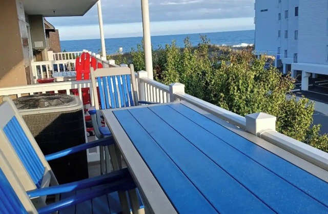 OCEAN VIEW Condo! 90 Steps from the Beach!
