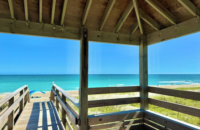 Ocean View Condo Private Beach Access Pool WiFi Kitchen BBQ