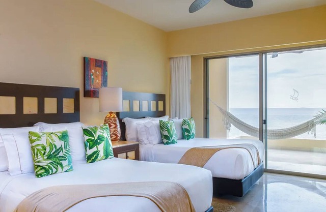 Ocean-View Deluxe Room w/ Private Terrace & Hammock – Puerto Vallarta