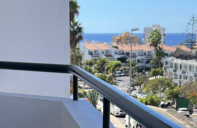 Ocean view & Pool. Los Cristianos Summerland