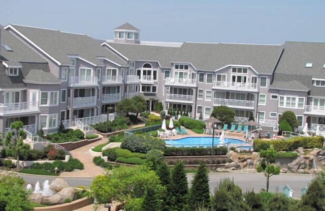OCEAN VIEW - RENOVATED TRUE 2BDRM/2 FULL BATH - Seapointe Village Private Beach