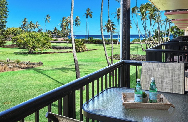Ocean View Suite with NEW A/C Steps to the Beach & Restaurant in sunny Poipu