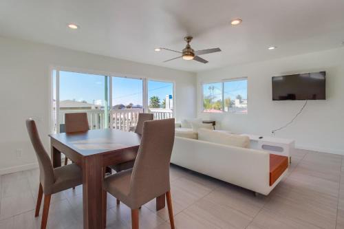 ocean views 3 blocks to beach AC downstairs