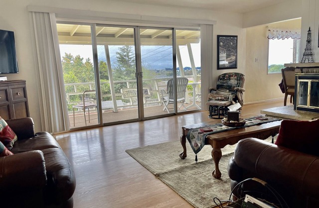 Ocean Views, Centrally Located, Big Enough For The Whole Family and Friends