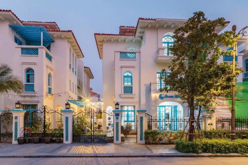 OCEAN VILLA - VILLA 4 phòng ngủ lớn, Bể bơi riêng, sát cạnh biển Bãi Cháy- Hạ Long