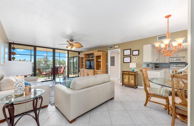 Ocean Village - Beach Condo just a few steps away from the beach 🏖