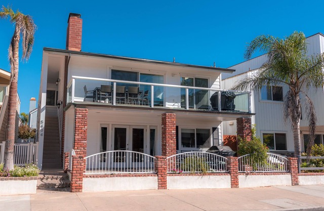 Oceanaire Six Bedroom Duplex Steps Away From The Sand With AC